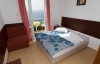 thumb_319_bedroom.jpg